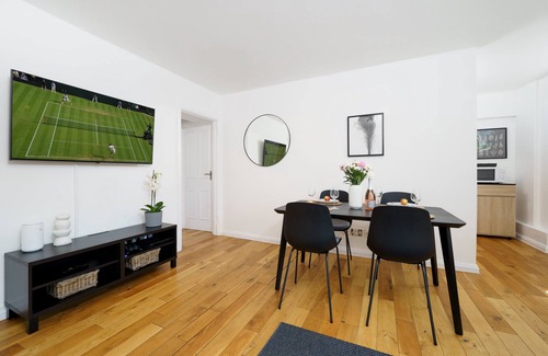 Soho Apartment | WOW! 2BEDR/3BEDS PERFECT CENTRAL LOCATION