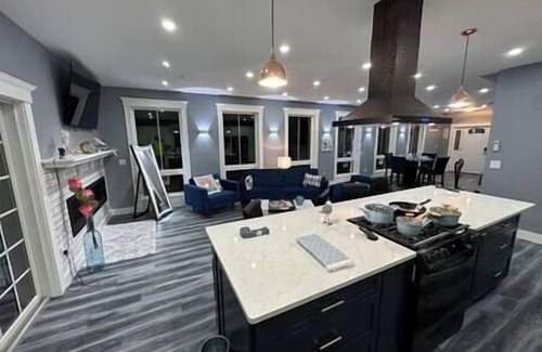 North Deering House | WOW! Coastal Getaway: Hot Tub+FirePit+ Dream Home+