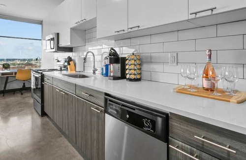 Downtown Kansas City Apartment | WOW Downtown KC 2 Bedroom King Beds Stunning View