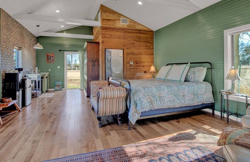 Albert House | Wow! House and Cabin! Next to Cool Town of Albert!
