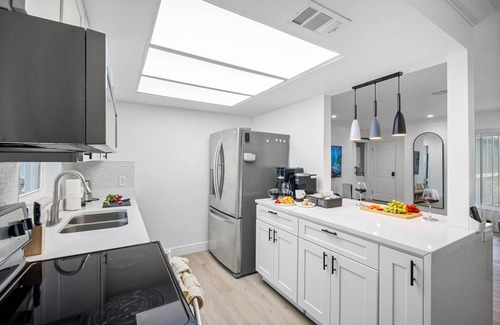 Featherock House | WOW! Pickleball Gym Stylish Modern Living