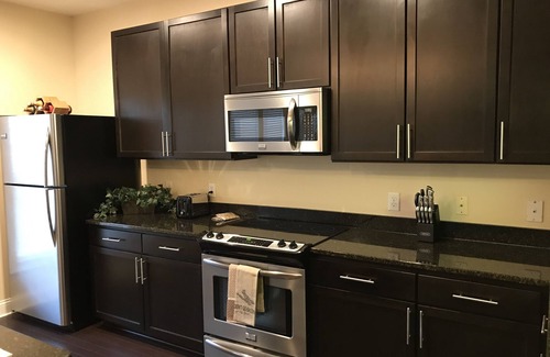 Beavercreek House | "WOW" ROMANTIC TWO LEVEL LUXURY SUITE "5 STARS"