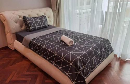 Seri Tanjung Pinang Apartment | WOW Strait Quay Luxury Suite Room