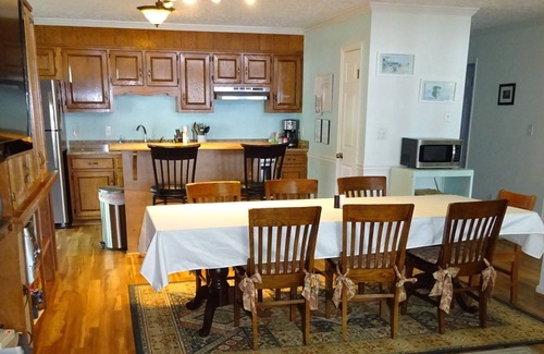 Lake Oconee House | Wow views @Family-friendly Oconee! Pvt Dock! Grill! Firepit! Hot-tub! Pets OK!