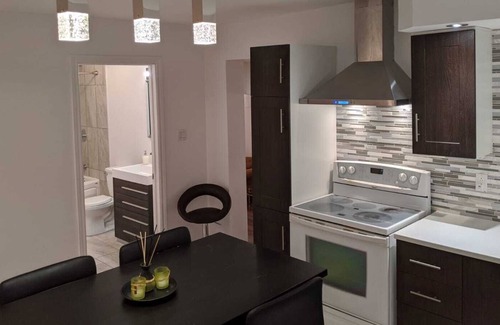 Bellefeuille House | WOW! Whole house 3bed/1.5 bath!