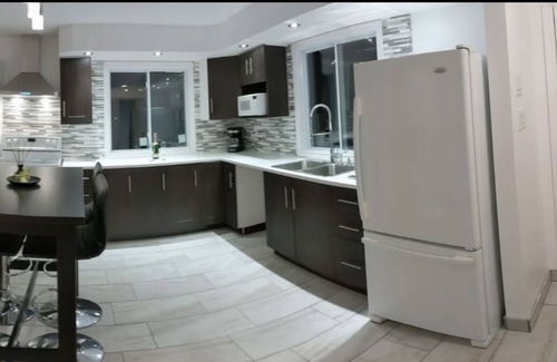 Bellefeuille House | WOW! Whole house 3bed/1.5 bath!