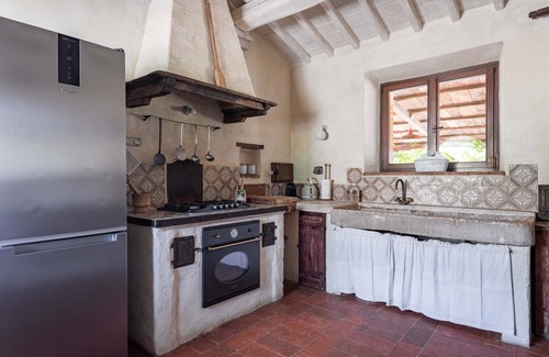 Castiglione d'Orcia Villa | WP RELAIS BORGO VIGNALUNGA, 46 HECTARES OF LAND IN THE HEART OF VAL D'ORCIA