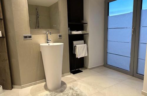 Straubing Apartment | WPA Apartments - Zimmer- Modernes Apartment mit Parkplatz,WiFi,Netflix