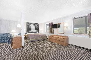 Morris Hotel | Wrangler Hotel Morris
