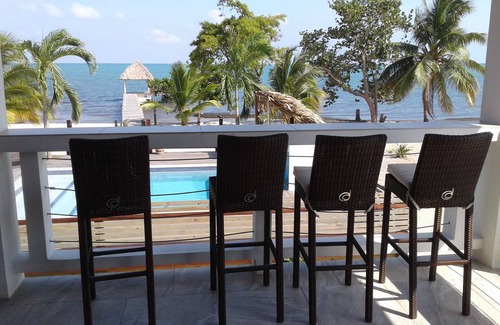 Placencia House | Wrecked Beach - Seaside, Pool, Pier