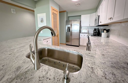 Shell Island Condo | Wrightsville Dunes: Oceanfront Condo, 2 Pools, Tennis Court!