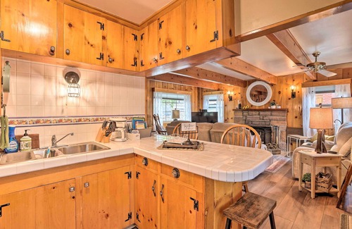 Wrightwood Cabin | Wrightwood Cabin w/Cozy Interior!