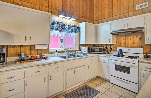 Wrightwood House | Wrightwood Home with Fire Pit < 1 Mi to Downtown!