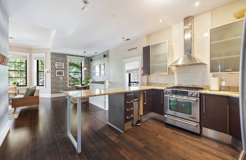 Wrigleyville Apartment | Wrigleyville Suites
