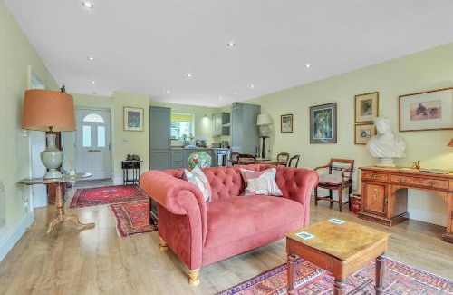 Swanmore Apartment | Writer's Retreat