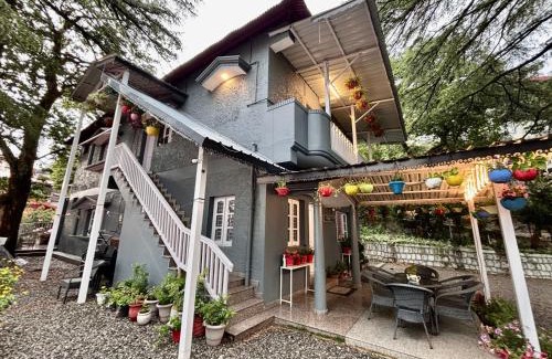 The Mall Road Ski Chalet | Writers Chalet, Mussoorie- Opposite Wynberg Allen, 5 mins to mall road