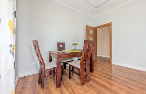 Fabryczna Apartment | Wrocław Escape Apartment with Garden by BookingHost