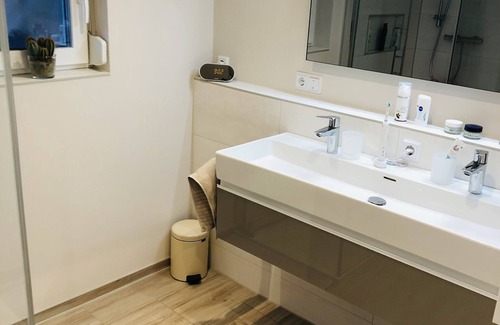 Wiesmoor Apartment | Wunderschöne, Ebenerdige 100qm Wohnung mit Garten im Herzen von Ostfriesland