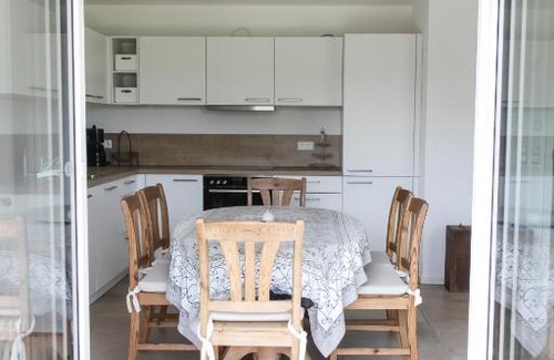 Eggenweiler Apartment | Wunderschöne, helle 3-Zi-Whg mit großem Balkon