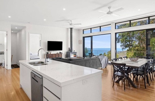 Wye River House | Wye Wander - A tranquil getaway offering stunning beach and bush views