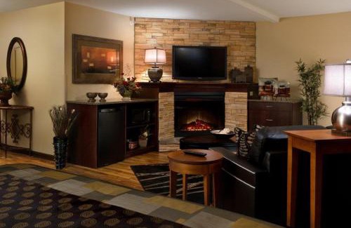 South Loop Hotel | Wyndham Bloomington - Mall of America