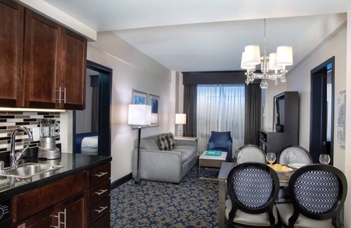 Lower Nob Hill Condo | Wyndham Canterbury Resort | 2BR/1BA Queen Suite