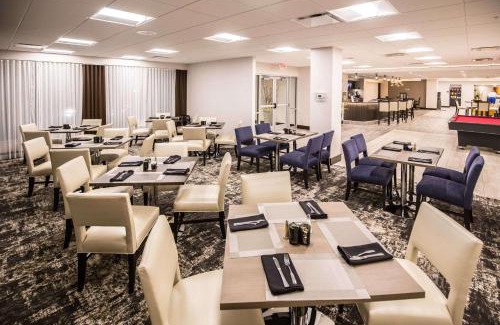 Des Plaines Hotel | Wyndham Chicago O'Hare