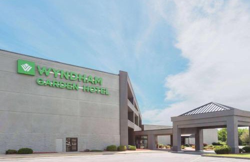 Champaign Hotel | Wyndham Garden Conference Center Champaign - Urbana