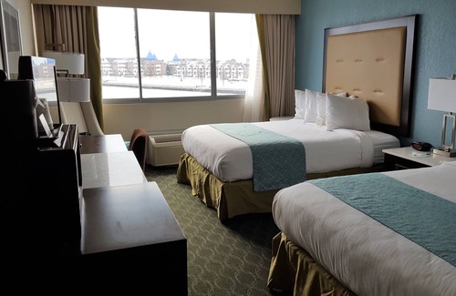 Downtown Kenosha Hotel | Wyndham Garden Kenosha Harborside