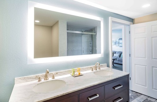 Downtown Kenosha Hotel | Wyndham Garden Kenosha Harborside