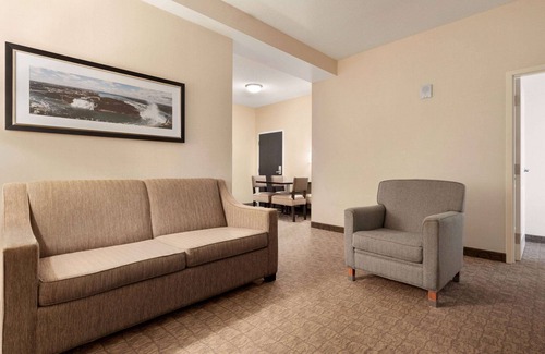 Fallsview Hotel | Wyndham Garden Niagara Falls Fallsview