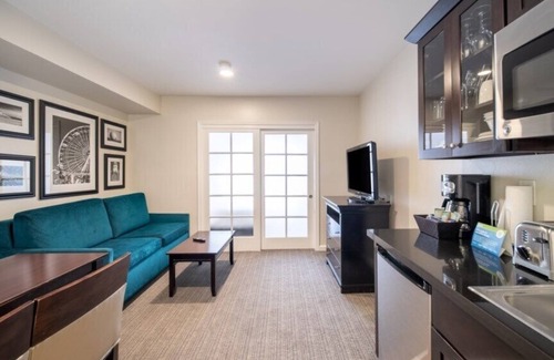 Anaheim Resort House | Wyndham Peacock Suites - Spacious 1 Bedroom