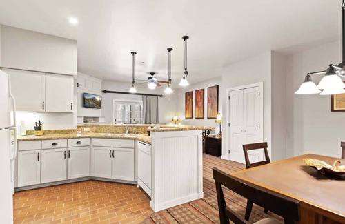 Shawnee On Delaware Condo | Wyndham Shawnee Village | 2BR/2BA Balc Queen Suite