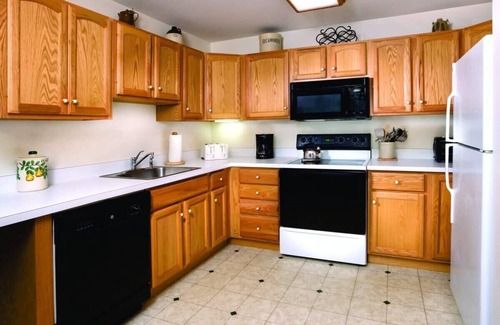 Jeffersonville Condo | Wyndham Smugglers' Notch | 2BR/2BA King Bed Suite