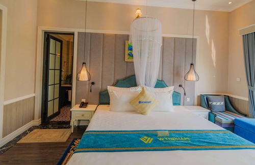 Thanh Thuy Hotel | Wyndham Vuon Vua Thanh Thuy