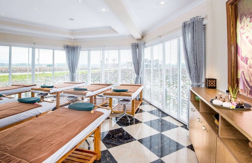 Thanh Thuy Hotel | Wyndham Vuon Vua Thanh Thuy