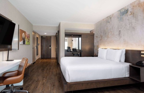 Westfield Hotel | Wyndham Westfield