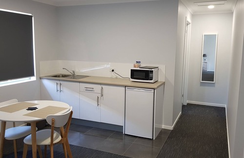 Wynnum Hotel | Wynnum Anchor Motel