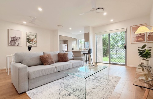 Wynnum West House | Wynnum West Oasis Retreat 5 Beds villa