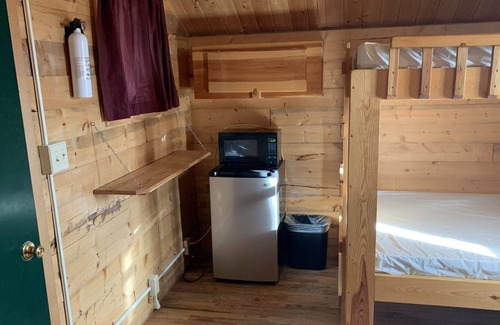 Rawlins Apartment | Wyo Cabin B Western Hills Campground