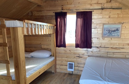 Rawlins Apartment | Wyo Cabin B Western Hills Campground