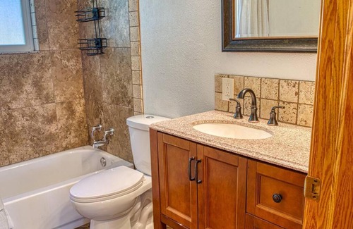 Gillette House | Wyoming Haven 5 bdrm 2 bath- 5 Mins from Downtown