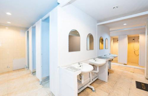 Ploenchit Apartment | X Mitr INN Sukhumvit 2 - BTS Nana มิตร อินน์ สุขุมวิทซอย 2 บีทีเอส นานา