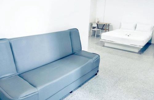 Ploenchit Apartment | X Mitr INN Sukhumvit 2 - BTS Nana มิตร อินน์ สุขุมวิทซอย 2 บีทีเอส นานา