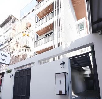 Wang Burapha Phirom Apartment | X Mitr Inn The Grand Palace Bangkok - Samyot