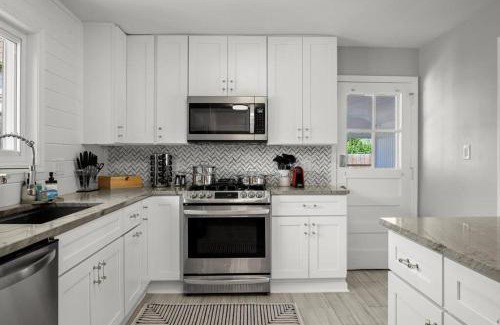 Seminary Hill Apartment | Xcape to a Tranquil 4 Bedroom Retreat
