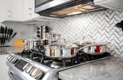 Seminary Hill Apartment | Xcape to a Tranquil 4 Bedroom Retreat