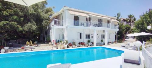 Episkopos House | Xenia & Antonis