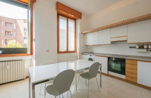 Loreto Apartment | Xenia Apartments - Classical Suite in Central Station