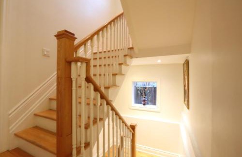 Palmerston Bed & Breakfast | Xiao Wang